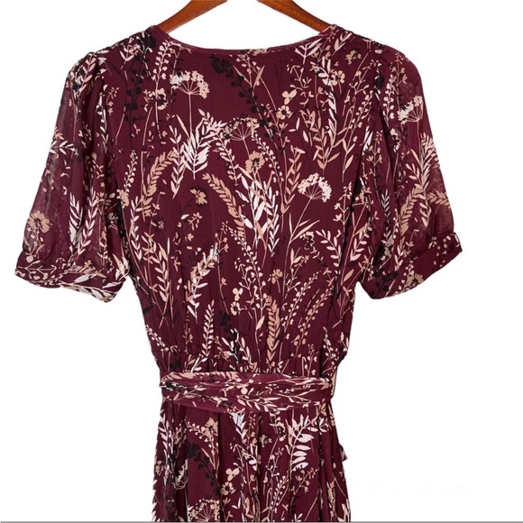 Calvin Klein Short Sleeve V Neck
Burgundy Floral Maxi Dress w/tie waist - Picture 5 of 5